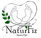 Logo NaturFiz Hanna Pijet – grafika przedstawiająca odciski stóp w kształcie serca z zielonymi liśćmi i elegancką czcionką.